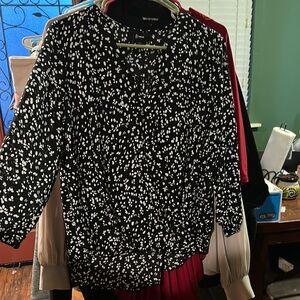 Bwear Black and White Graphic 3/4 Sleeve Blouse